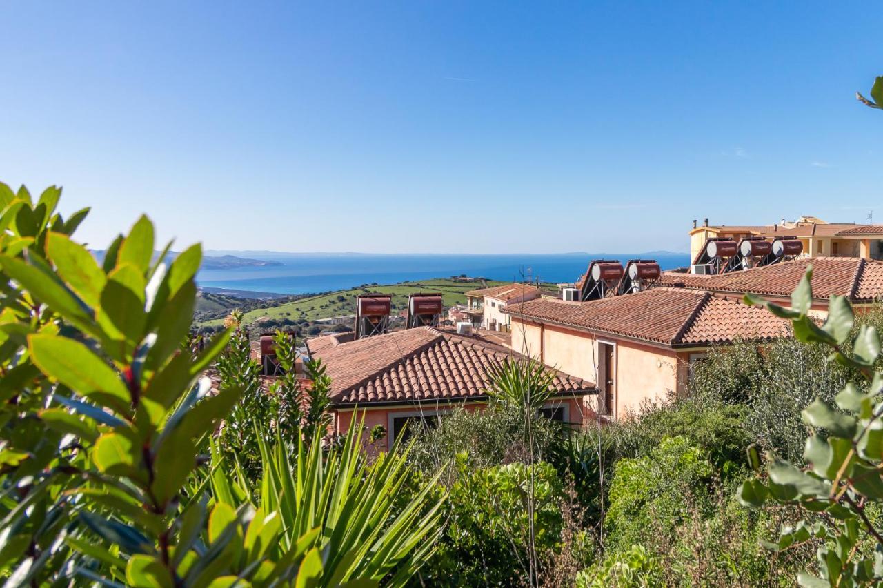 Residence Pala Stiddata With Panoramic Swimming Pool Trinita d'Agultu e Vignola Exterior photo